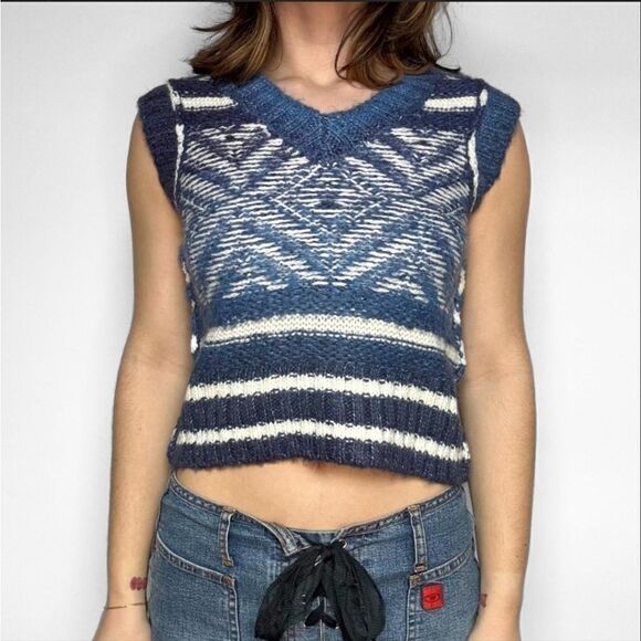 Urban Outfitters BDG Blue And White Patterned Knit Vest XS - Picture 1 of 6